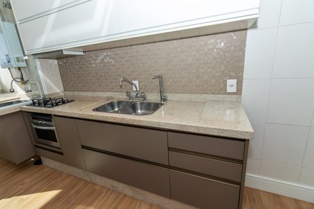 Cozinha de apartamento para alugar com 2 quartos, 62m² em Vila Anastácio, São Paulo