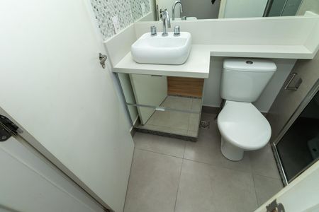 Banheiro de apartamento para alugar com 2 quartos, 62m² em Vila Anastácio, São Paulo