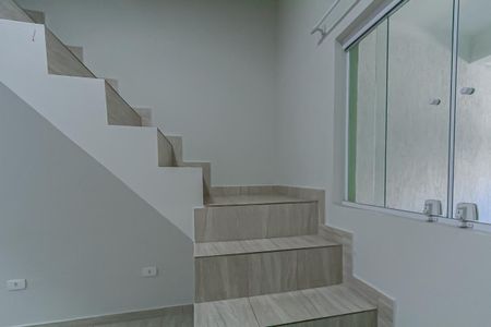 Escada de casa para alugar com 4 quartos, 180m² em Bairro dos Casa, São Bernardo do Campo