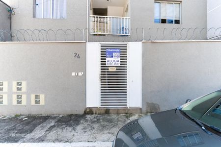 Fachada do condomínio + plaquinha de apartamento para alugar com 1 quarto, 38m² em Vila Carbone, São Paulo