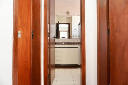 Banheiro Social de apartamento para alugar com 3 quartos, 71m² em Santa Efigênia, Belo Horizonte