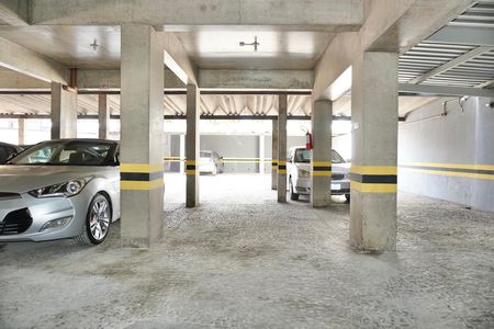 Garagem de apartamento para alugar com 3 quartos, 71m² em Santa Efigênia, Belo Horizonte