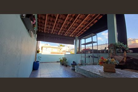 Área externa de casa à venda com 3 quartos, 80m² em Vila Elze, São Paulo