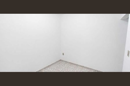 Quarto de kitnet/studio para alugar com 1 quarto, 30m² em Inhoaíba, Rio de Janeiro