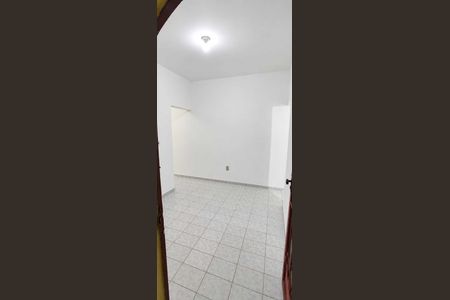 Sala de kitnet/studio para alugar com 1 quarto, 30m² em Inhoaíba, Rio de Janeiro