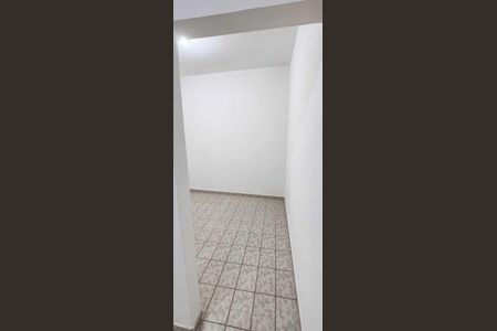 Quarto de kitnet/studio para alugar com 1 quarto, 30m² em Inhoaíba, Rio de Janeiro