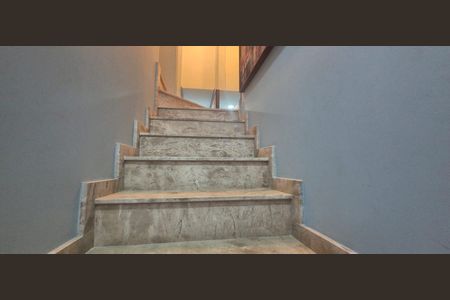 Escada de casa para alugar com 3 quartos, 120m² em Loteamento Jardim Timbaúva, Gravataí