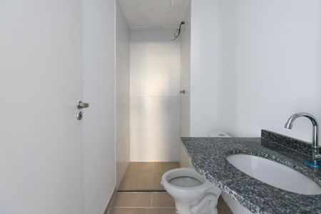 Banheiro de apartamento para alugar com 2 quartos, 37m² em Vila Sonia, São Paulo