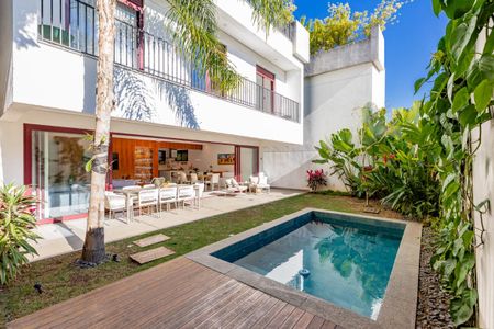 Casa de Condomínio à venda com 3 quartos, 536m² em Jardim Petropolis, São Paulo