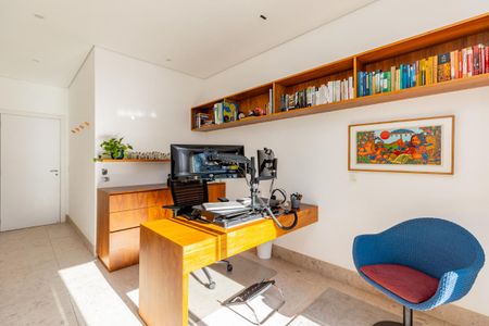 Casa de Condomínio à venda com 3 quartos, 536m² em Jardim Petropolis, São Paulo