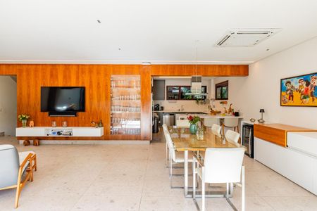 Casa de Condomínio à venda com 3 quartos, 536m² em Jardim Petropolis, São Paulo