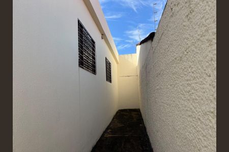 Casa para alugar com 110m², 3 quartos e 3 vagas Casa para alugar com 110m², 3 quartos e 3 vagasCorredor externo