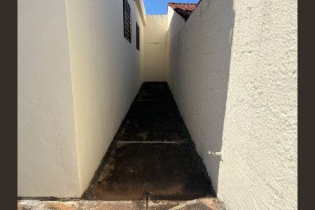 Casa para alugar com 110m², 3 quartos e 3 vagas Casa para alugar com 110m², 3 quartos e 3 vagasCorredor externo