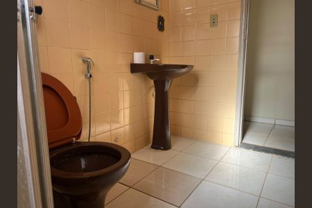 Casa para alugar com 110m², 3 quartos e 3 vagas Casa para alugar com 110m², 3 quartos e 3 vagasBanheiro