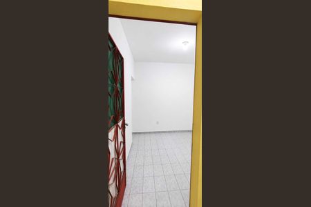 Sala de kitnet/studio para alugar com 1 quarto, 30m² em Inhoaíba, Rio de Janeiro