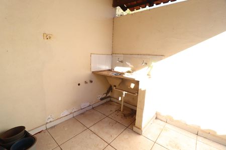 Área de Serviço de casa para alugar com 3 quartos, 150m² em Santa Mônica, Uberlândia