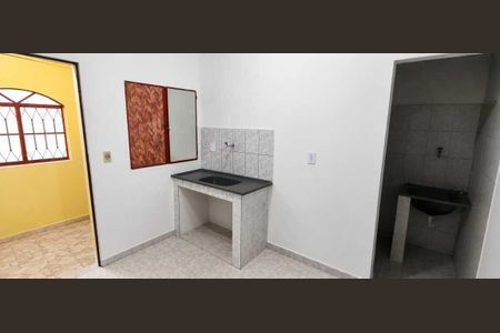Cozinha de kitnet/studio para alugar com 1 quarto, 30m² em Inhoaíba, Rio de Janeiro