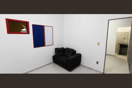 Sala de kitnet/studio para alugar com 1 quarto, 30m² em Inhoaíba, Rio de Janeiro