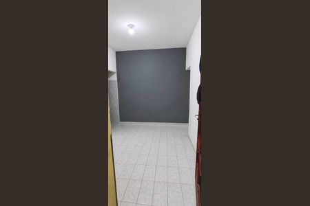 Entrada de kitnet/studio para alugar com 1 quarto, 30m² em Inhoaíba, Rio de Janeiro