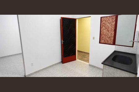 Cozinha de kitnet/studio para alugar com 1 quarto, 30m² em Inhoaíba, Rio de Janeiro