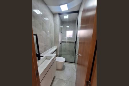 Banheiro de apartamento à venda com 3 quartos, 65m² em Campo Grande, Rio de Janeiro