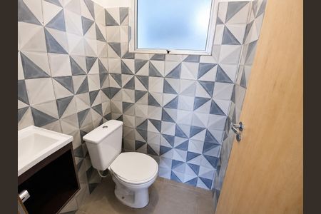 Lavabo de casa de condomínio para alugar com 2 quartos, 60m² em Jardim Sao Victor, Osasco