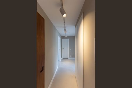 Corredor de apartamento para alugar com 3 quartos, 85m² em Itaim Bibi, São Paulo