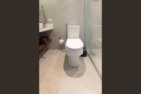 Banheiro Social de apartamento para alugar com 3 quartos, 85m² em Itaim Bibi, São Paulo