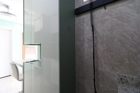 Cozinha e Área de serviço  de apartamento para alugar com 1 quarto, 36m² em Lapa, São Paulo