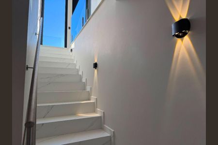 Casa à venda com 3 quartos, 195m² em Vila Embare, Valinhos