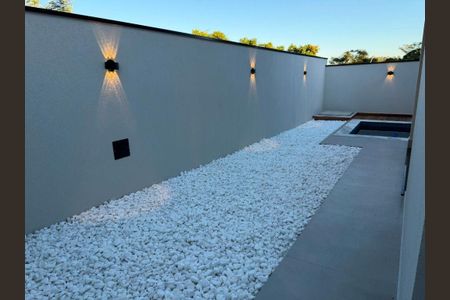 Casa à venda com 195m², 3 quartos e 2 vagas