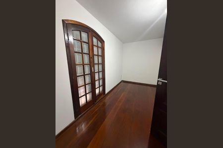 Casa para alugar com 3 quartos, 150m² em Cidade São Francisco, São Paulo
