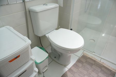 Banheiro social de apartamento à venda com 2 quartos, 53m² em Itaquera, São Paulo