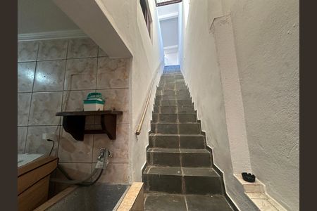 Escada de casa à venda com 4 quartos, 233m² em Parque dos Camargos, Barueri