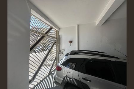 Garagem de casa à venda com 4 quartos, 233m² em Parque dos Camargos, Barueri