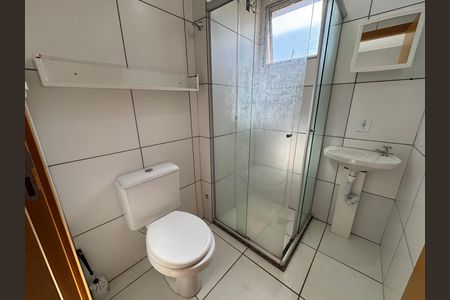 Banheiro  de apartamento para alugar com 1 quarto, 31m² em Qs 305, Brasília