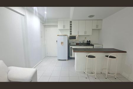 Cozinha  de apartamento para alugar com 1 quarto, 50m² em Pituba, Salvador
