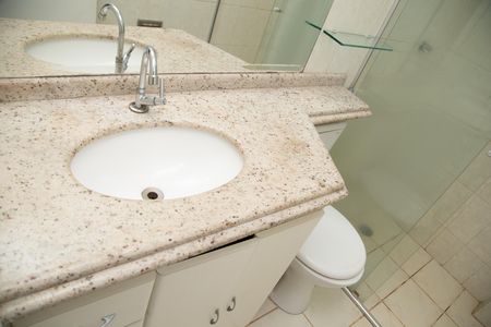 Banheiro da suíte de apartamento para alugar com 3 quartos, 107m² em Setor Sul, Goiânia
