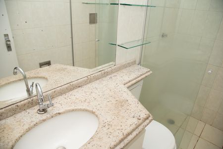Banheiro da suíte de apartamento para alugar com 3 quartos, 107m² em Setor Sul, Goiânia
