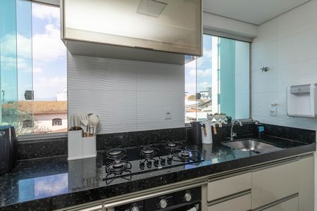 Cozinha de apartamento à venda com 3 quartos, 110m² em Candelária, Belo Horizonte