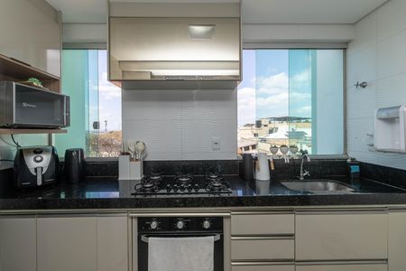 Cozinha de apartamento à venda com 3 quartos, 110m² em Candelária, Belo Horizonte