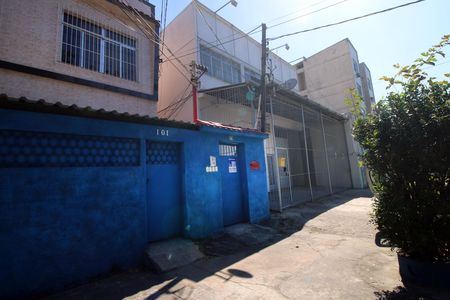 Fachada da casa de casa para alugar com 2 quartos, 77m² em Penha, Rio de Janeiro