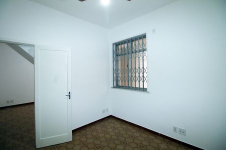 Quarto 1 de casa para alugar com 2 quartos, 77m² em Penha, Rio de Janeiro