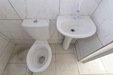 Banheiro de casa de condomínio para alugar com 1 quarto, 35m² em Jardim Matarazzo, São Paulo