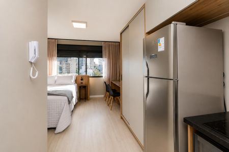 Cozinha de kitnet/studio para alugar com 1 quarto, 24m² em Boa Vista, Porto Alegre