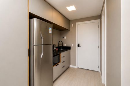 Cozinha de kitnet/studio para alugar com 1 quarto, 24m² em Boa Vista, Porto Alegre