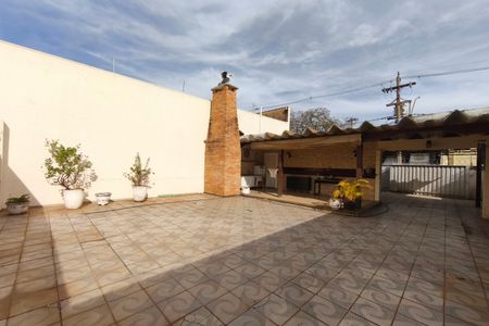 Casa para alugar com 250m², 4 quartos e 3 vagas Casa para alugar com 250m², 4 quartos e 3 vagasQuintal