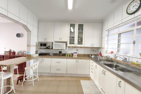 Casa para alugar com 250m², 4 quartos e 3 vagas Casa para alugar com 250m², 4 quartos e 3 vagasCozinha