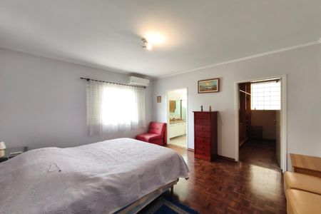 Casa para alugar com 250m², 4 quartos e 3 vagas Casa para alugar com 250m², 4 quartos e 3 vagasSuíte 3
