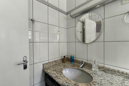 Casa para alugar com 250m², 4 quartos e 3 vagas Casa para alugar com 250m², 4 quartos e 3 vagasBanheiro Suíte 2